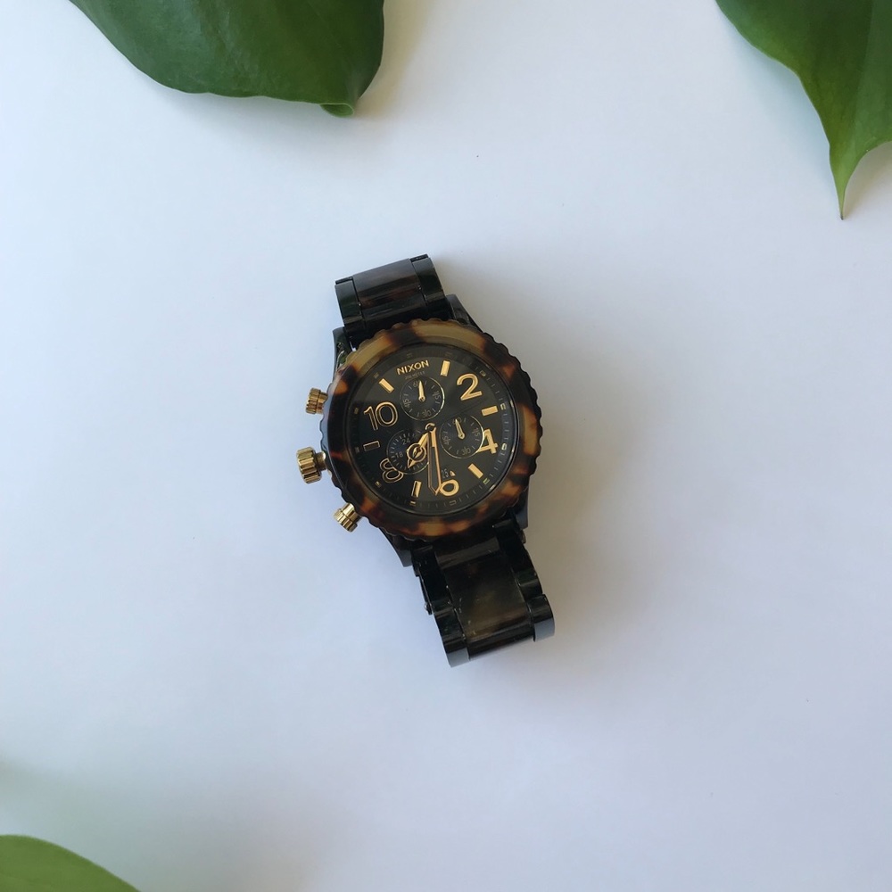 Nixon 42-20 Chrono / Barney’s collab watch